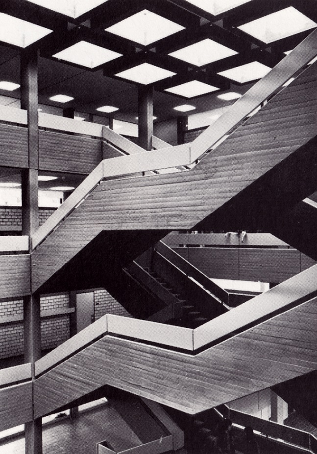 Aachen, Einhard-Gymnasium, Eingangshalle (1973, Architekt: Bruno Lambart) (Bild: A:AI Archiv für Architektur und Ingenieurbaukunst NRW, Nachlass Bruno Lambart)