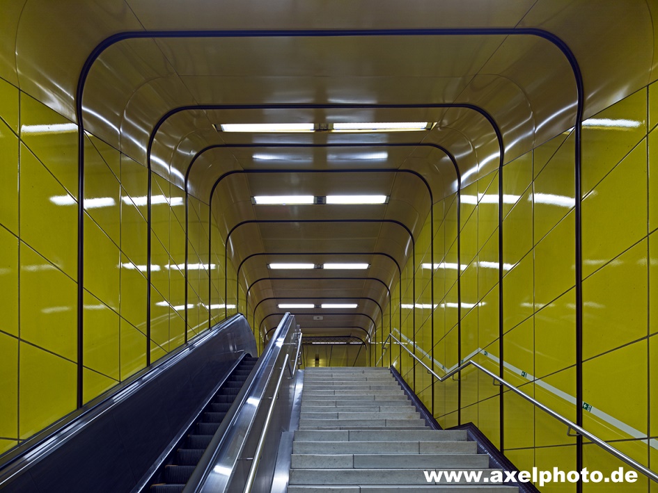 Bonn, U-Bahn-Station "Heuss-Allee" (Bild: Axel Hausberg)