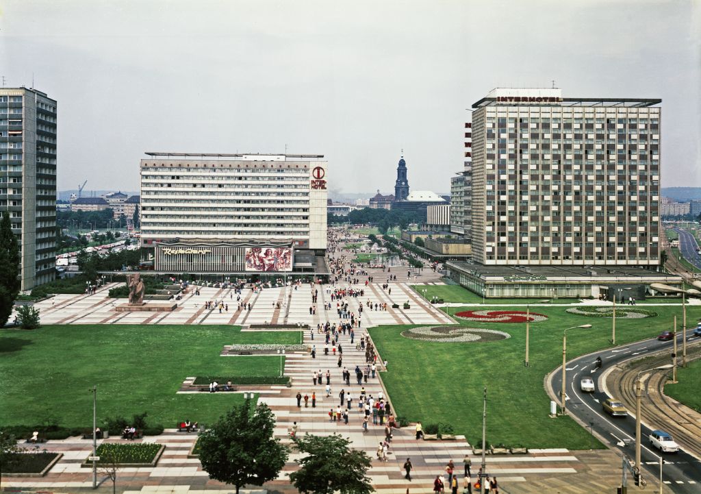 Dresden, Prager Straße als „städtebaulicher Erlebnisweg“ ins historische Stadtzentrum nach ihrer Fertigstellung, 1979 (Bild: SLUB/Deutsche Fotothek, Foto: Uwe Görler)