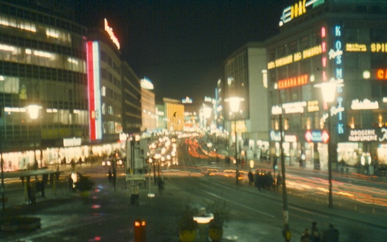 Frankfurt am Main, Zeil bei Nacht, 1970 (Bild: Dontworry, CC BY-SA 2.0. de)