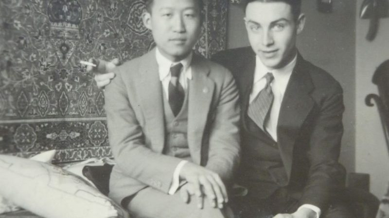 Der Architekt Chen Kuen Lee mit einem unbekannten Freund, 1930er Jahre (Bild: © Fotograf unbekannt, Privatbesitz)