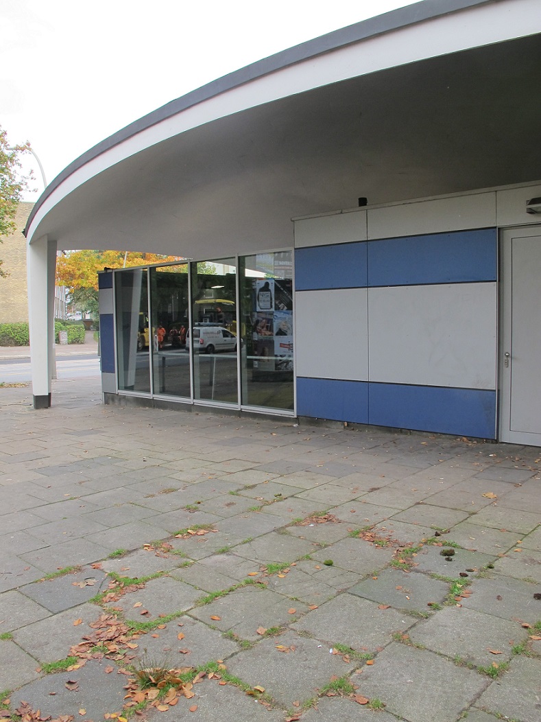 Unter der Kuppel an der Lübecker Straße wurden die Läden neu verkleidet (Bild: K. Berkemann)