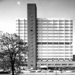 Verwaltungshochhaus an der Müllerstraße kurz nach Fertigstellung des ersten Bauabschnittes (Bild: Schering Archiv, Bayer AG, 1974)