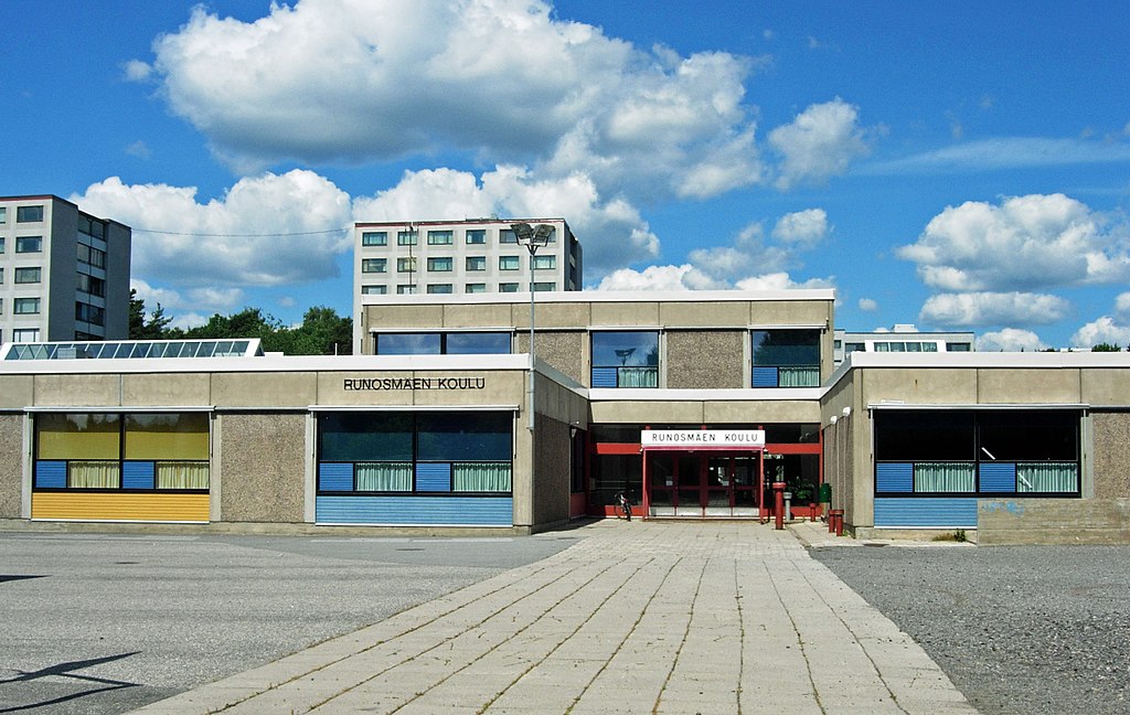 Turku, Runosmäen koulu (Bild: © Samuli Lintula, CC BY SA 3.0, 2008)