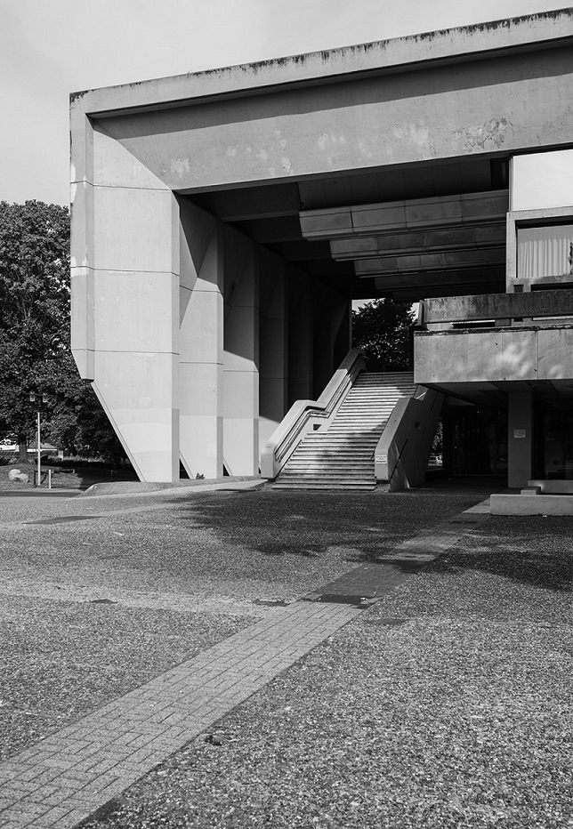 Marl, Rathaus, Aufgang zum Sitzungssaal (1964-65, Van den Broek & Bakema) (Bild: Moritz Kappen)