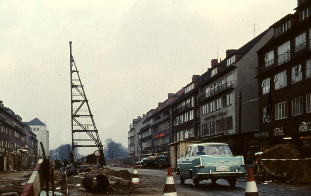 In der Wandsbeker Marktstraße wurde 1961 an der U-Bahn-Strecke gebaut (Bild: Holger Elgaard,1961)