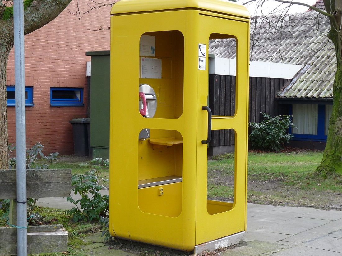 Telefonzelle (Bild: Eva Freude, CC BY NC SA 2.0, via flickr, 2009)