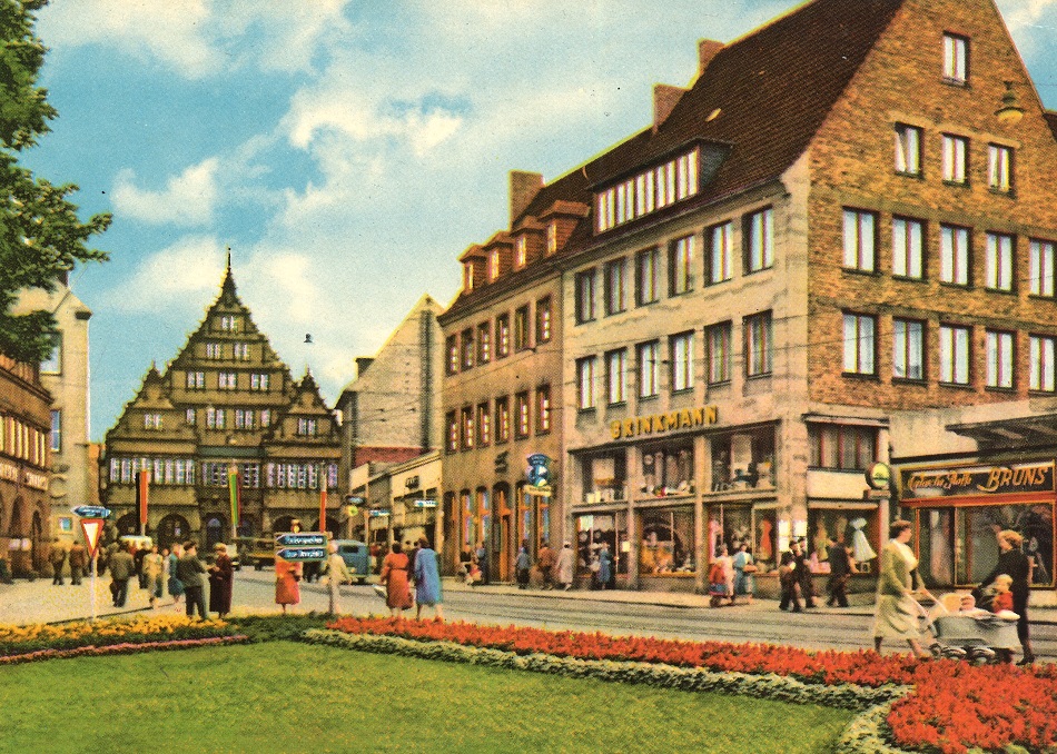 Paderborn, Marienplatz mit Blick auf Rathaus (Bild: historische Postkarte, Wolfgang Hans Klocke Verlag Paderborn)