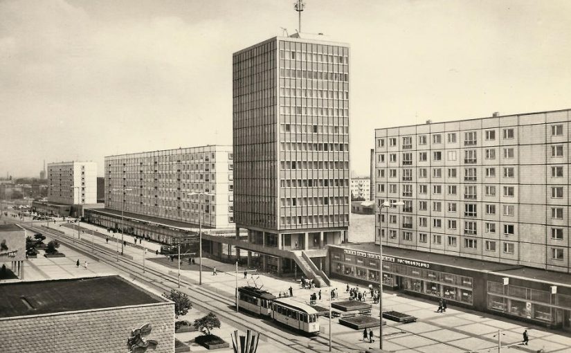 Magdeburg, Karl-Marx-Straße (Bild: historische Postkarte, VEB Bilddruck Magdeburg)