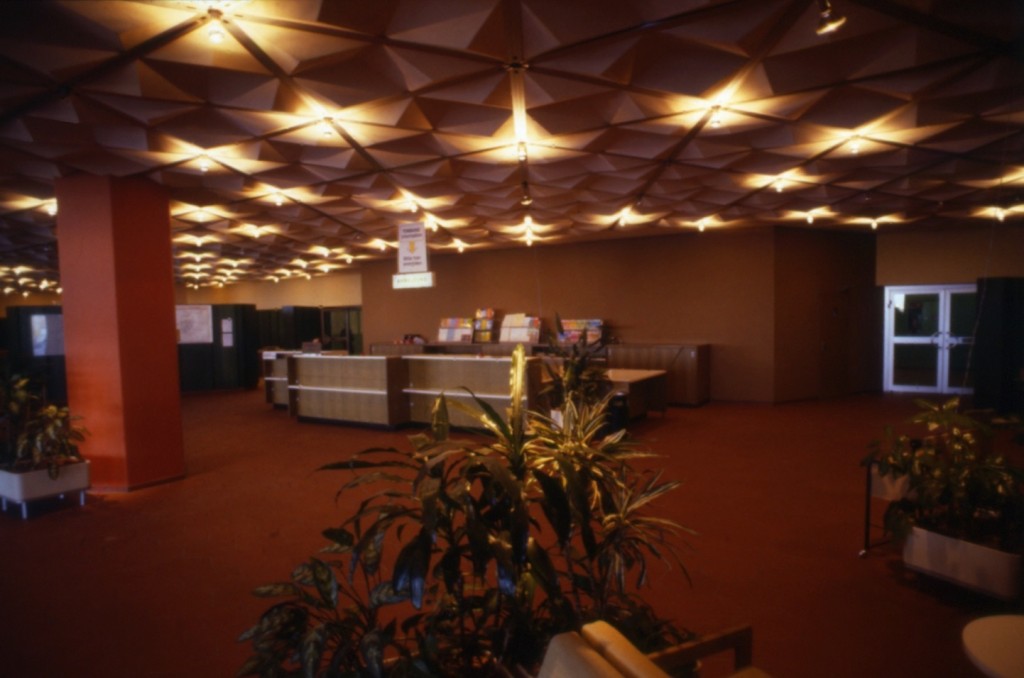 Eingangshalle (Bild: Deutsche Rentenversicherung Baden-Württemberg, W. Trepl, um 1980)
