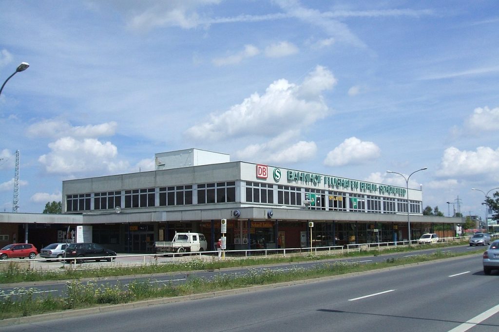 Schutz für S-Bahnhof Schönefeld
