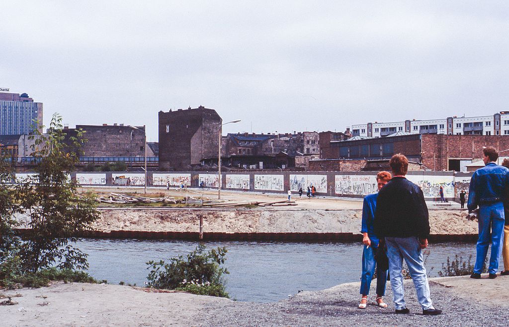 Berliner Mauer um 1990 (Foto: Dietmar Rabich, CC BY-SA 4.0, Juli 1990)
