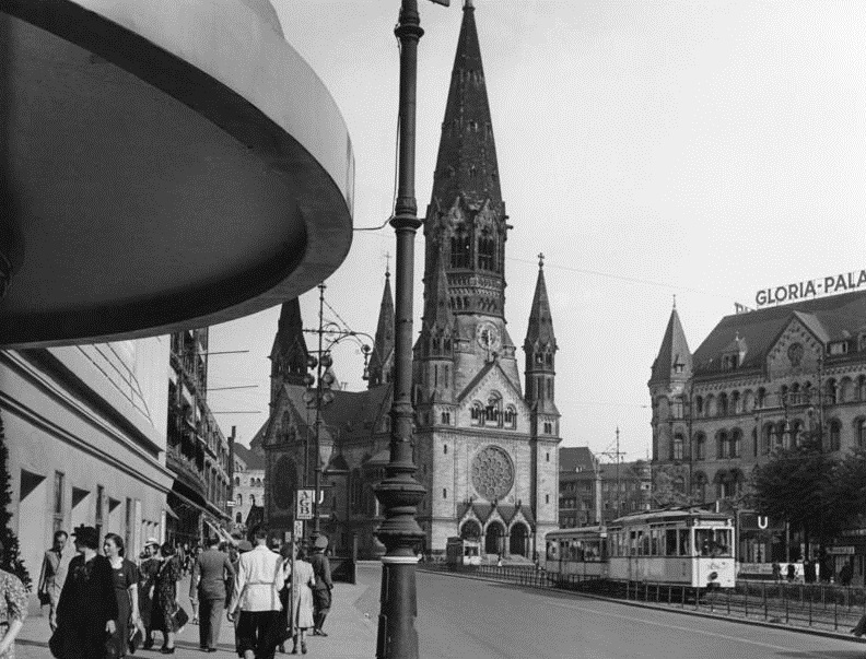Berlin, Kudamm, 1940 (Bild: Heinz Pollmann, Bundesarchiv, Bild 146-1981-125-13A, CC BY SA 3.0)