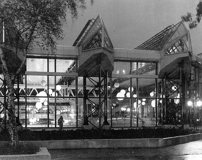 Berlin-Friedrichshain, Sport- und Erholungszentrum (Bildquelle: Architektur von Pankow bis Köpenick, 1987, S. 103)