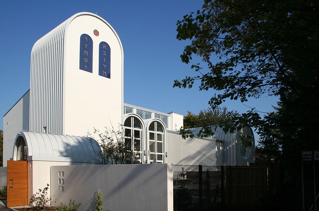 Bielefeld, Beit-Tikwa-Synagoge, ehemals Paul-Gerhardt-Kirche (Bild: Andy1982, CC BY SA 3.0, 2008)