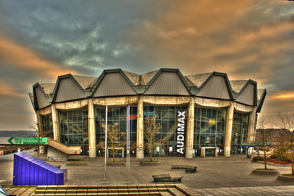 Bochum, Uni, Audimax Audimax (Bild: CanonBen, GFDL oder CC BY SA 3.0)