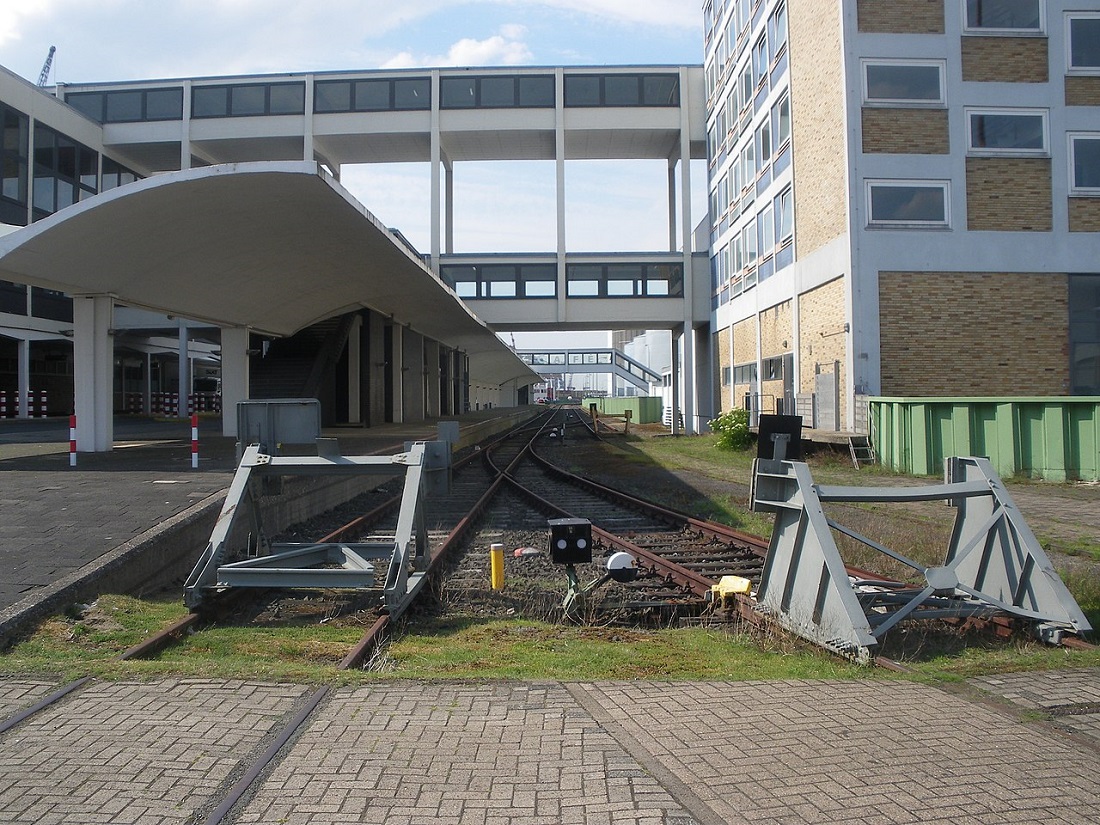 Bremerhaven, Columbusbahnhof (Bild: Rembert Satow, CC BY SA 3.0, 2011)