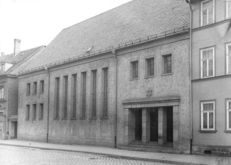 Erfurt, Neue Synagoge, Straßenseite, 1952 (Bild: Bundesarchiv Bild 183-71405-0001, CC-BY-SA 3.0)
