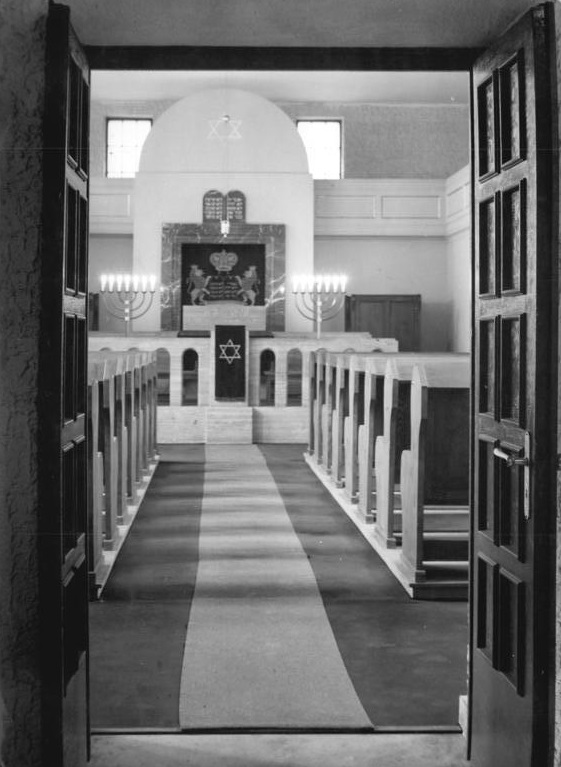 Erfurt, Neue Synagoge, Innenansicht, 1960 (Foto: Wittig, Bild: Bundesarchiv Bild 183-71405-0002, CC-BY-SA 3.0)