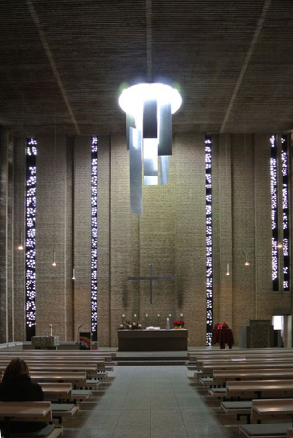 Frankfurt, Bonhoeffer-Kirche (Bild: Gaki64, CC BY SA 3.0, 2013)
