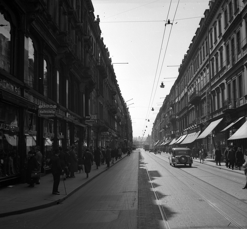 Dresden, die historische Prager Straße als Korridorstraße, Blick nach Süden zum Hauptbahnhof, 1938 (Bild: Landeshauptstadt Dresden, Stadtplanungsamt, Bildstelle)