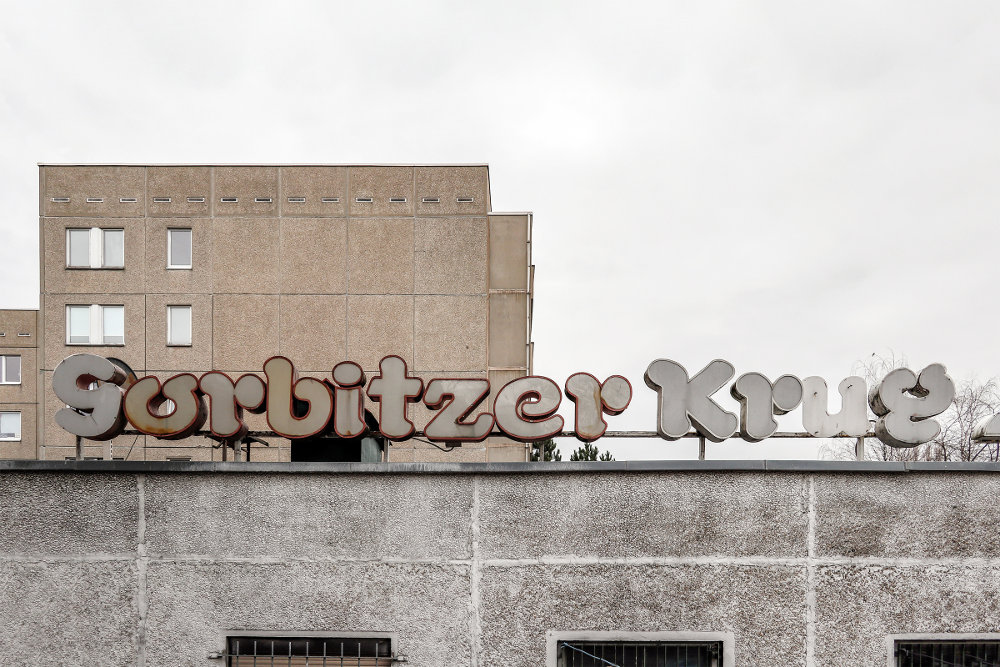 Dresden, Werbe-Schriftzug (Bild: Martin Maleschka)
