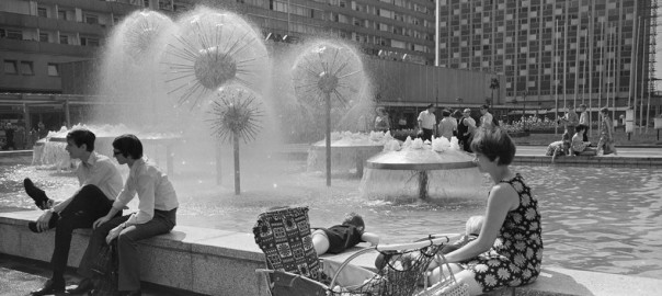 Dresden, Wasserspiel von Leonie Wirth auf der Prager Straße, 1968 (Bild: SLUB Dresden/Deutschen Fotothek, Richard Peter sen.)