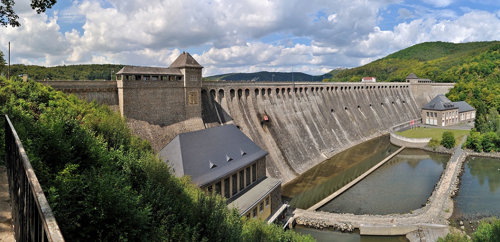 Edersee, Staumauer (Bild: © Carschten, CC BY SA 3.0)