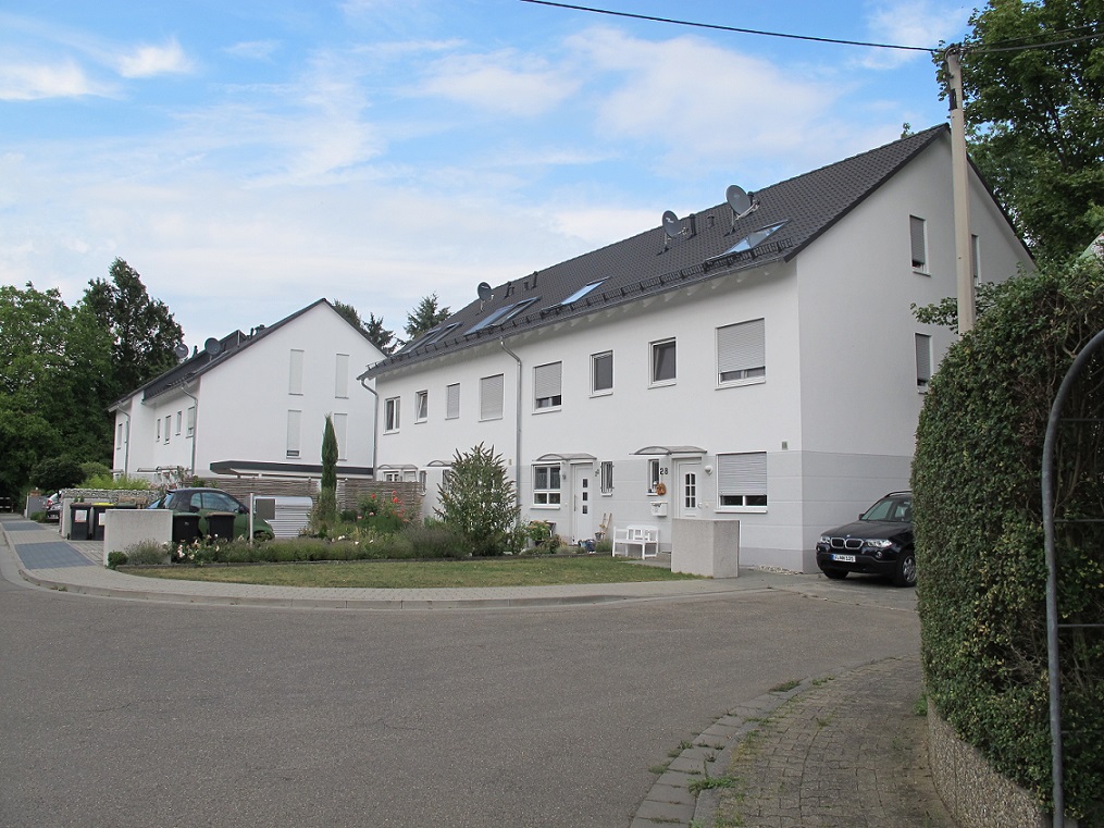 ABRISS: Frankfurt am Main-Zeilsheim, Wohnbebauung am Standort des Evangelischen Gemeindehauses mit Kirchenraum im Kellerskopfweg (1953, Abriss 2009)