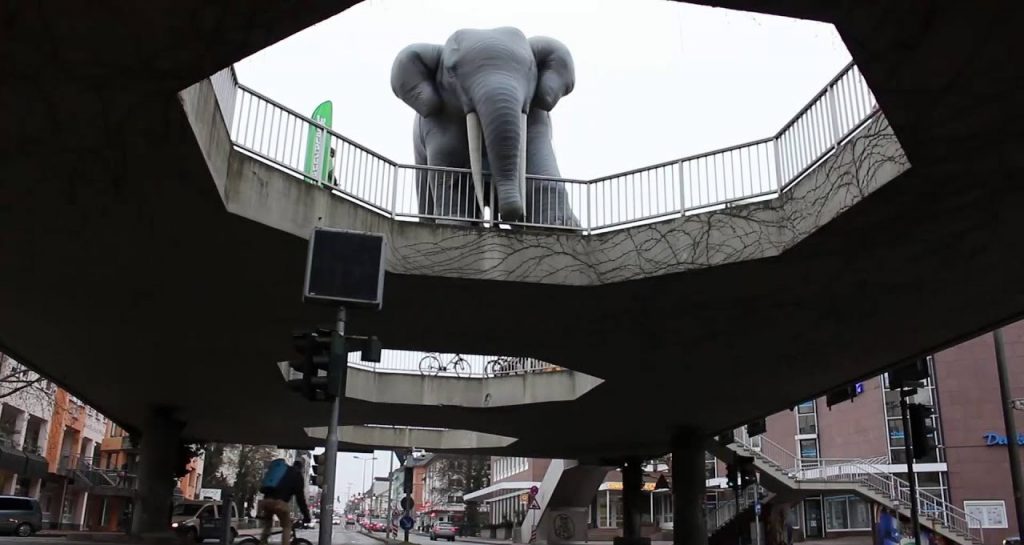 Gießen, Fußgängerüberführung/sog. "Elefantenklo" (Bild: youtube-Still)