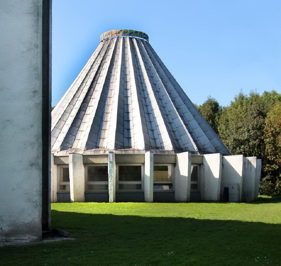 Das leerstehende Planetarium auf der Peißnitzinsel in Halle (Saale) im Jahr 2014 (Bild: Knut Mueller)