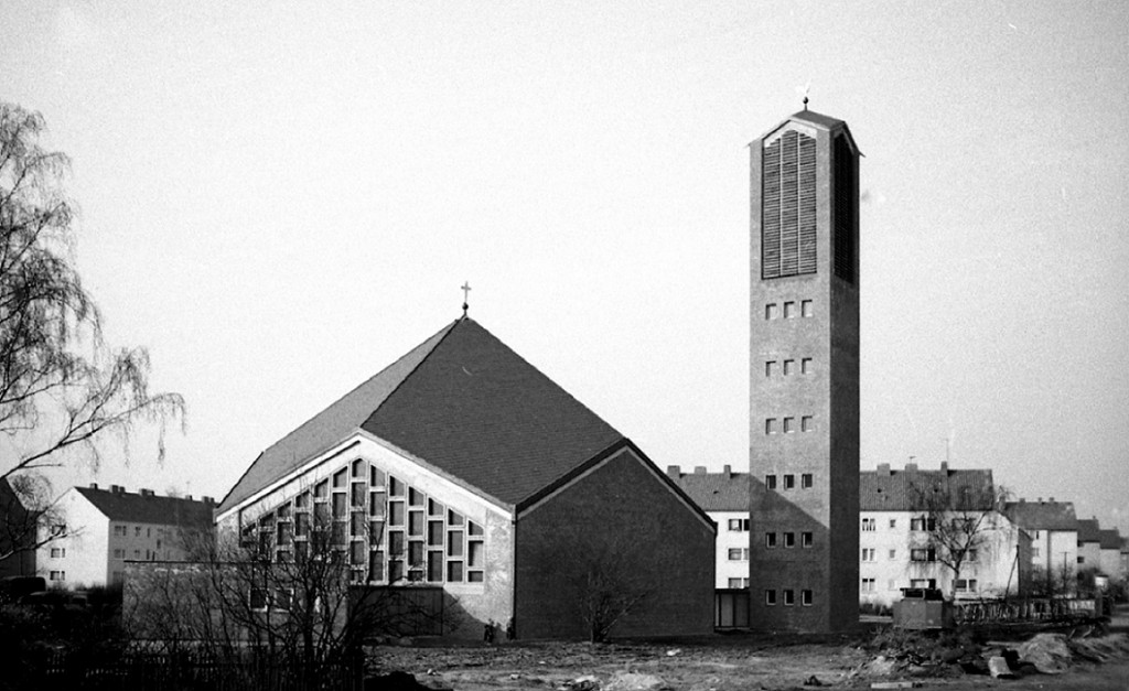 Hannover-Stöcken, Außenbau der Corvinuskirche im Einweihungsjahr 1962 (Bild: Börner (Archiv Börner), FAL)