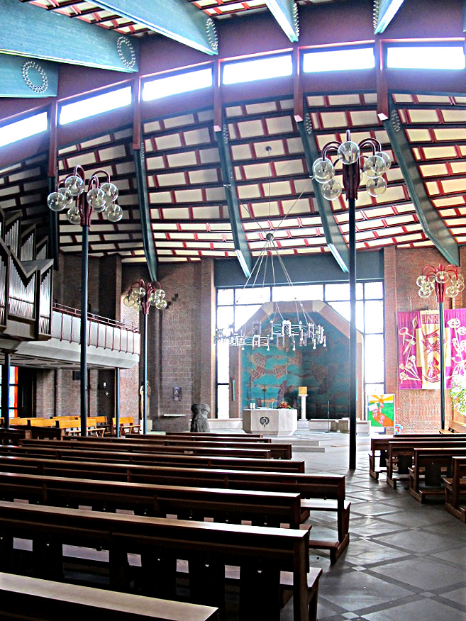 Langen, Albertus-Magnus-Kirche (Bild: K. Berkemann)