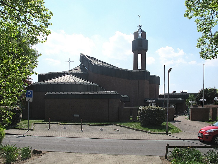 Langen, Albertus-Magnus-Kirche (J. Kepser, 1985) (Bild: K. Berkemann)