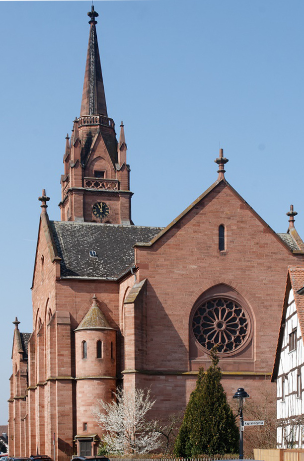 Langen, Stadtkirche (Bild: E-W, CC BY SA 3.0)