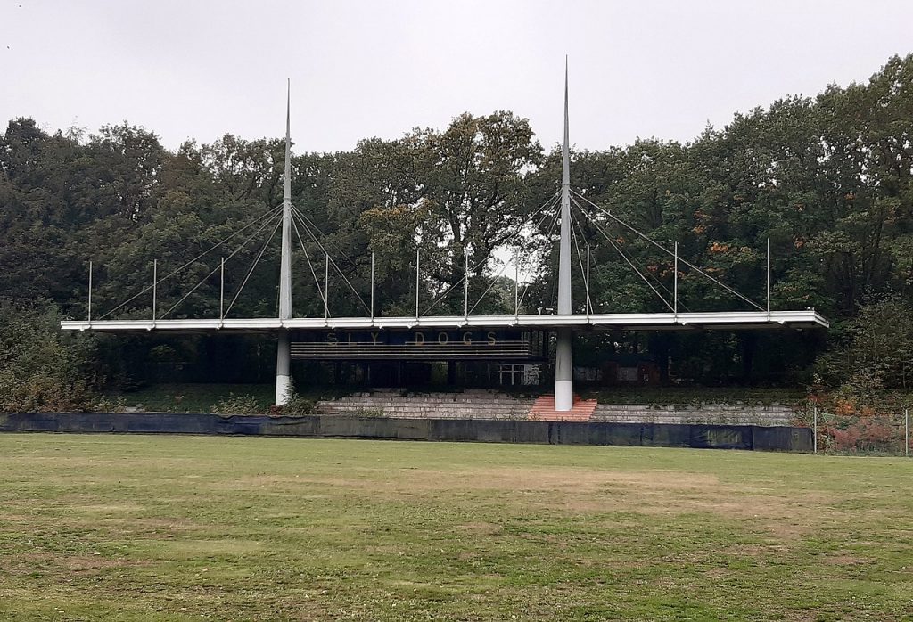Marl-Hüls, Jahnstadion, Tribüne (Bild: 11km.de, CC BY-SA 4.0)