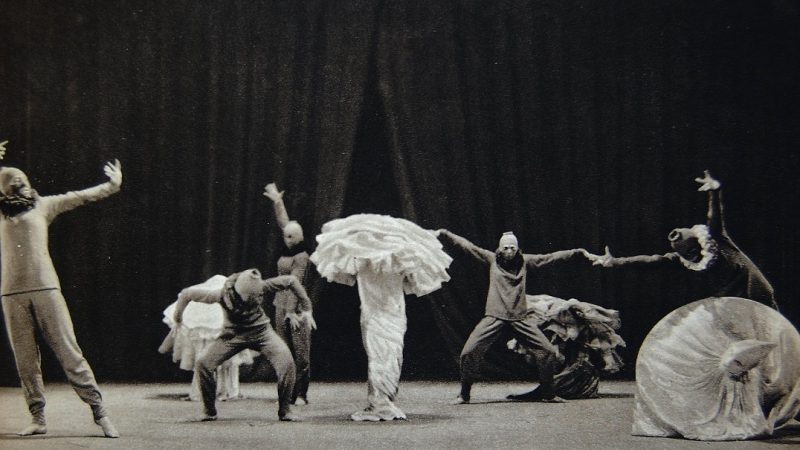 Mary Wigman TanzMärchen, Berlin, 1925 (Bildquelle: Das Mary Wigman-Werk, mit Beiträgen von Mary Wigman und 80 Abbildungen von Rudolf Bach, Dresden 1933, GV1785.W5 B3, Scan: Crossett Library, CC BY NC SA 2.0, via flickr)