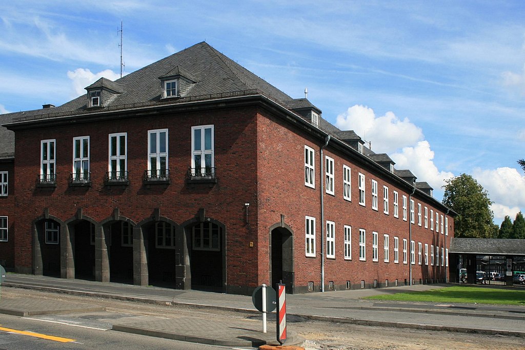Mönchengladbach-Dahl, Alte Polizeikaserne (Bild: Käthe und Bernd Limburg, CC BY-SA 3.0)