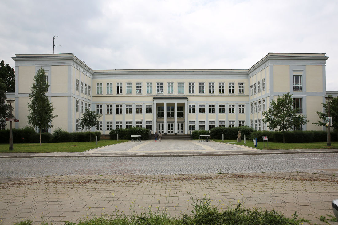 Eisenhüttenstadt, Schule II (Bild: Dina Dorthea Falbe)