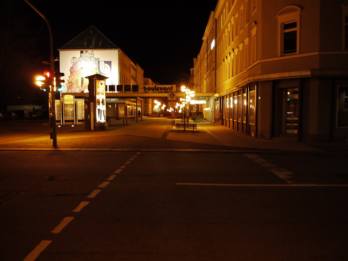 Chemnitz, der Brühlboulevard in einer lauen Augustnacht, 2013 (Bild: S. Necker)