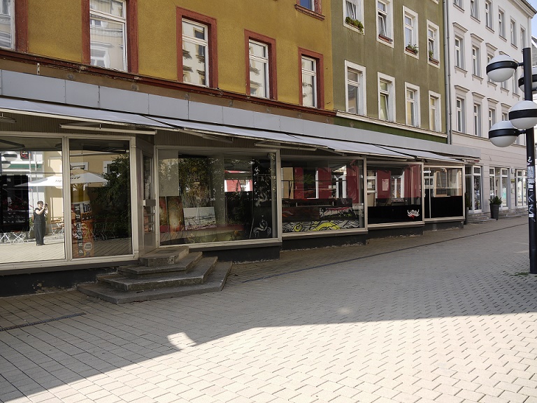 Zwischennutzung von Ladenflächen im Erdgeschoss, 2013 (Bild: S. Necker)