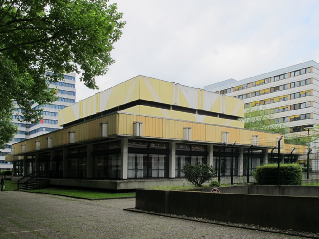 Wiesbaden, Kantinenbau (1977) im Behördenzentrum Schiersteiner Berg (Bild: Karin Berkemann)