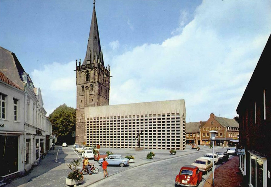 Ahaus, St. Mariä Himmelfahrt, nach dem Umbau (Bild: historische Postkarte, Krapohl-Verlag, Schloss Hülchrath)