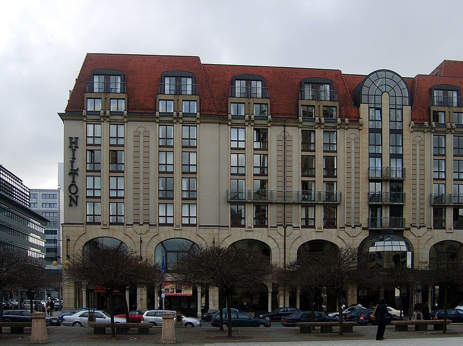 Berlin, Hilton am Gendarmenmarkt (Bild: Schotterebene, PD, 2007)