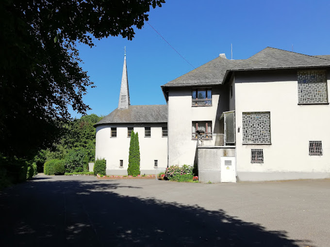 Stolberg-Zweifall, Karmeliterkloster und Kirche Maria Königin